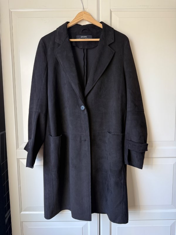 Zara svartur síður jakki