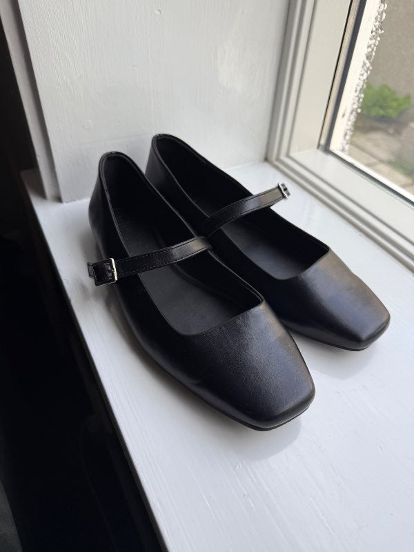 Asos svartir ballerinas