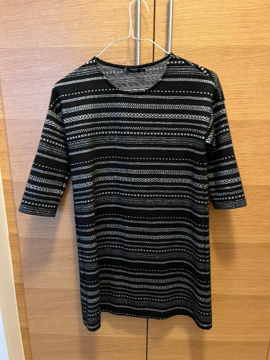 Svartur og silfraður kjóll, Mango