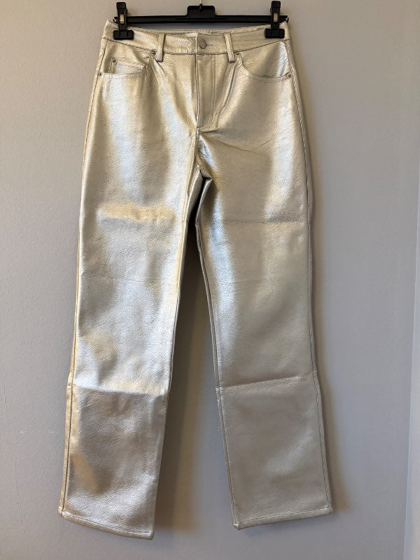 H&M glansbuxur