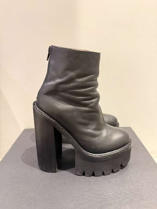 Jeffrey Campbell Mulder – Chunky Platform