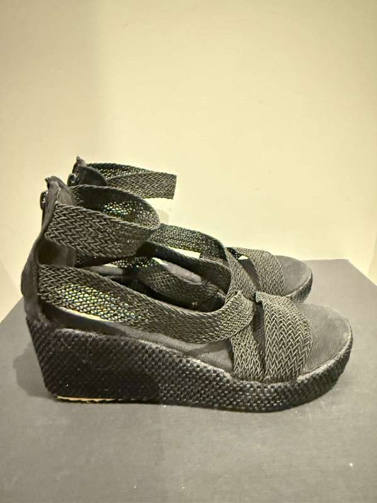 Sandalar