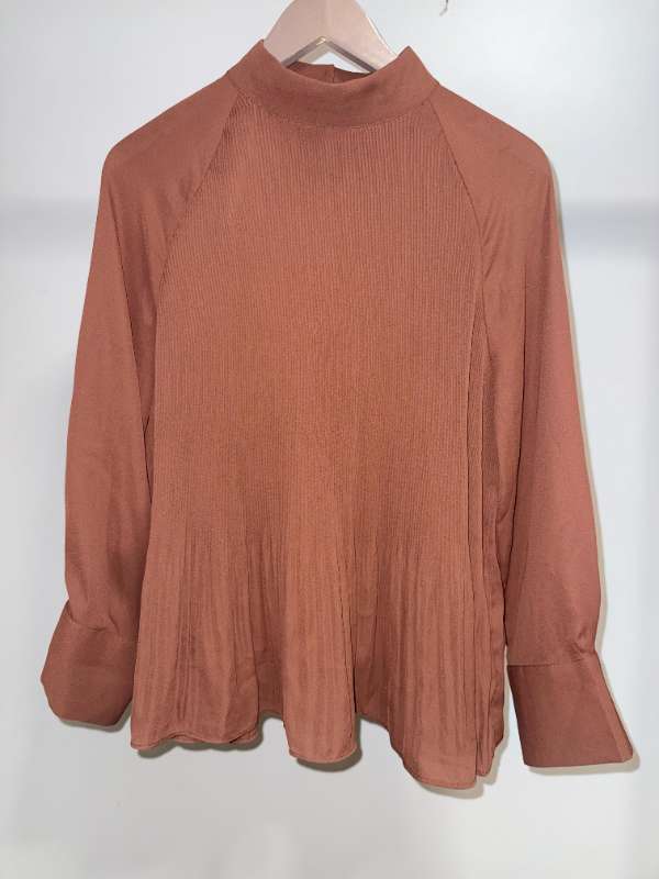 H&M Víð Blússa – Brún – Riffluð