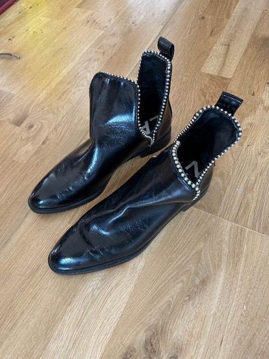 Zara skór perlur