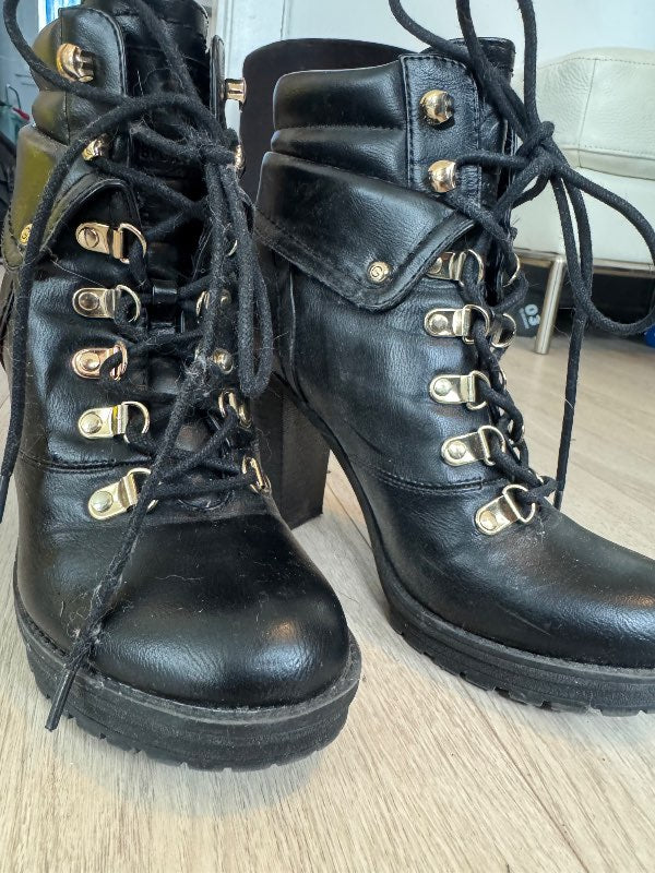 Guess boots svört