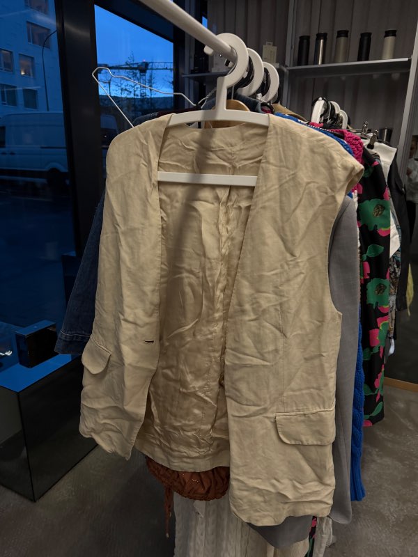 Beige arket besti