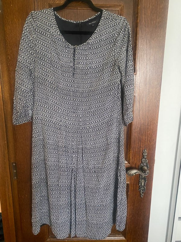 Marc O Polo mynstraður kjóll