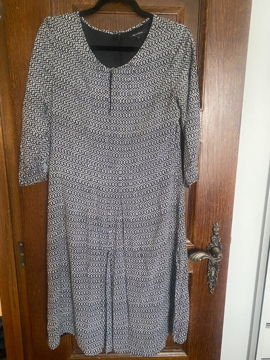 Marc O Polo mynstraður kjóll