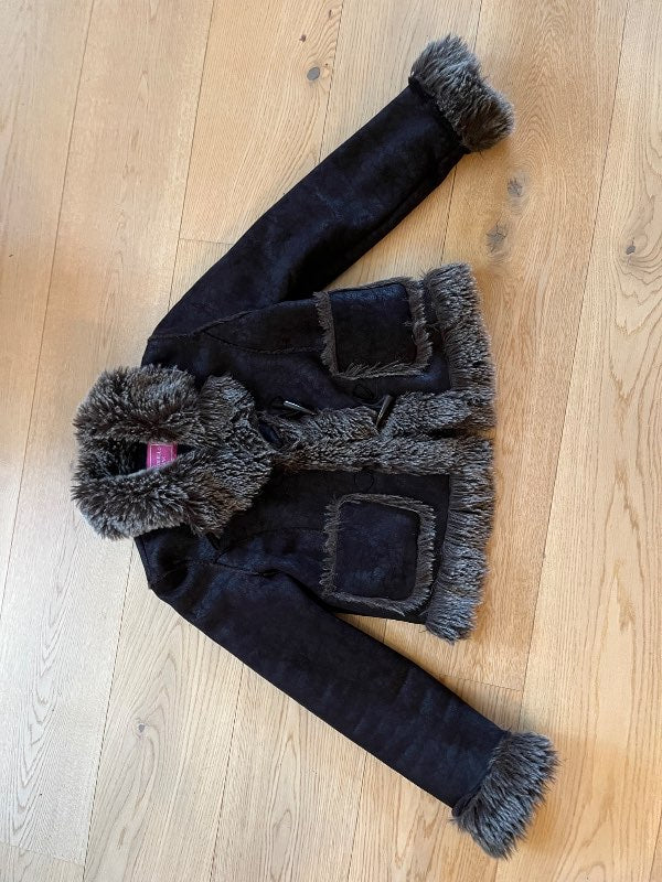 Faux fur jakki brúnn