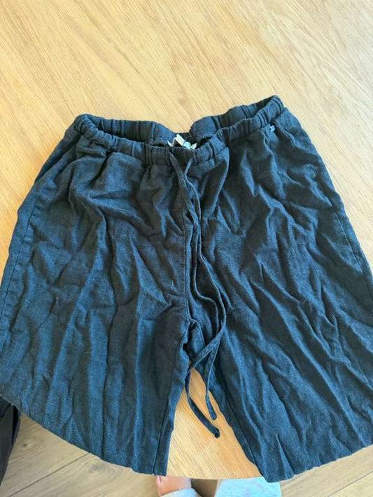 Linen svartar buxur