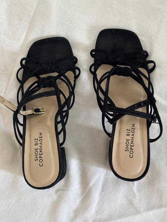 Shoe Biz hælar