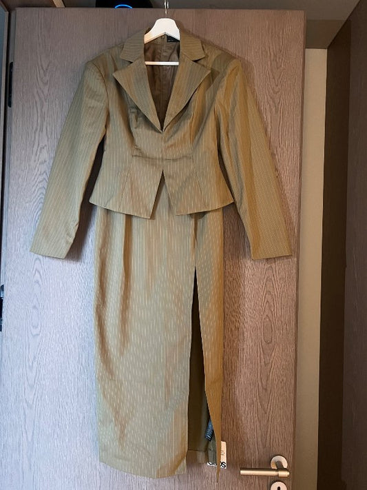 Asos dragtarkjóll