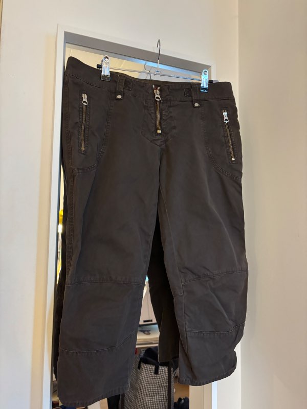 Grænar capri buxur