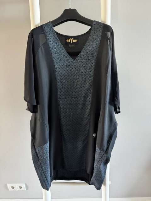 Kjóll AFTUR svartur/ kimono silki