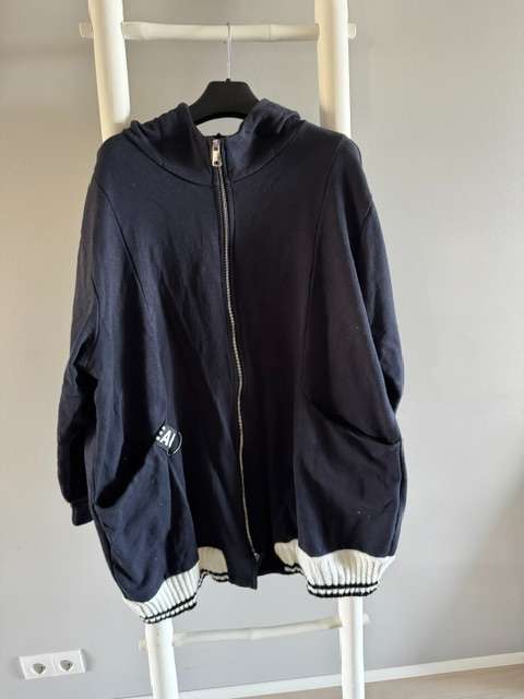 Peysa m/hettu NEW COLLECTION navy