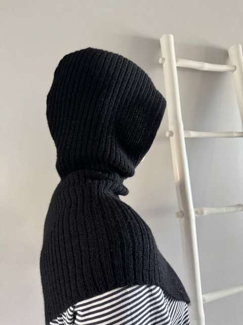 Hetta rib Hood AS WE GROW svört alpaca ull