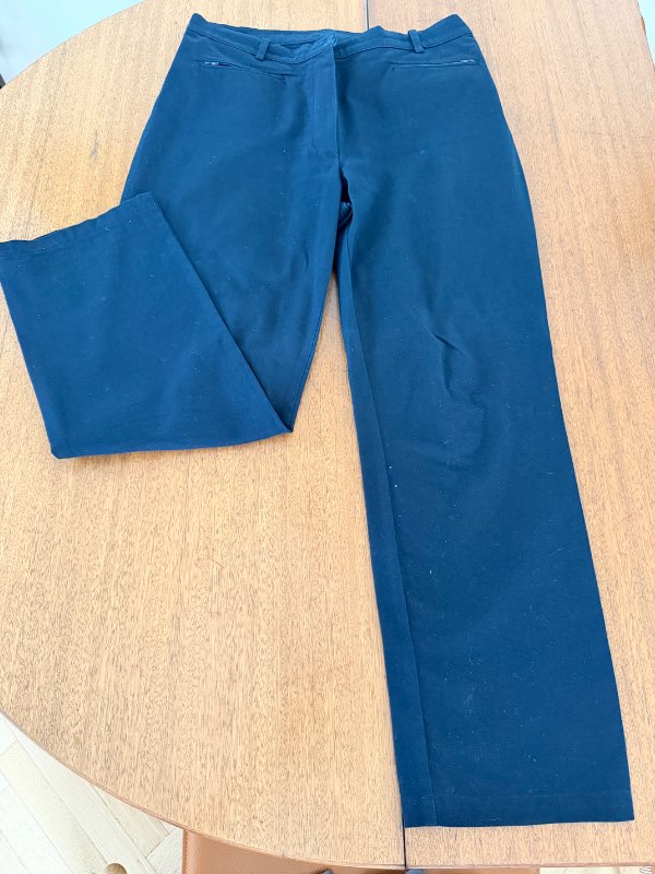 Dökkbláar kvennbuxur (ónotaðar)