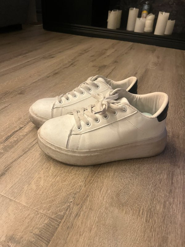 Platform sneakers