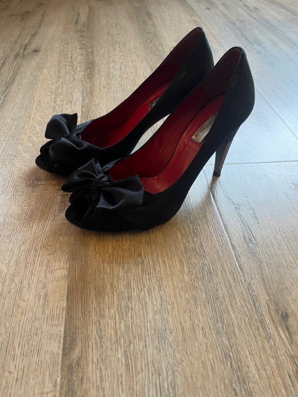 Now stilettos