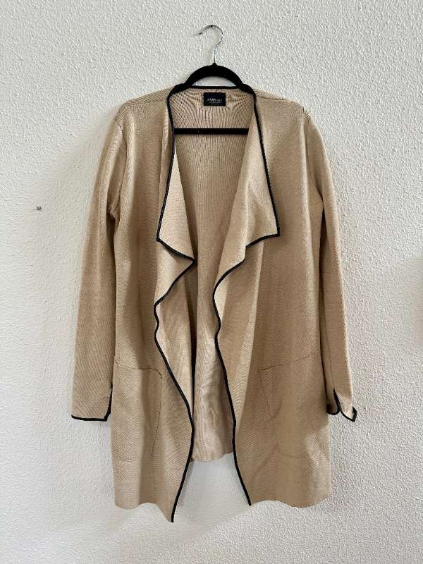 ZARA jakkapeysa beige með pleðurlíningu