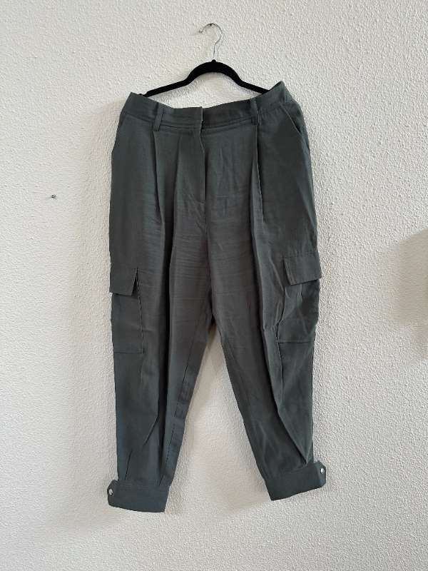 Lindex mosagrænar buxur