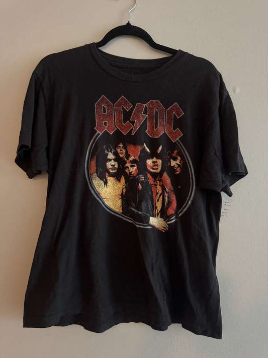 Ac/ Dc v Vintage bolur