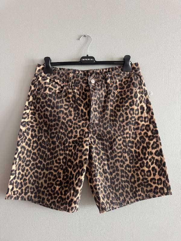 Cheetach shorts / h&m