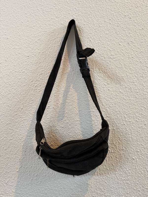 svört bumbag