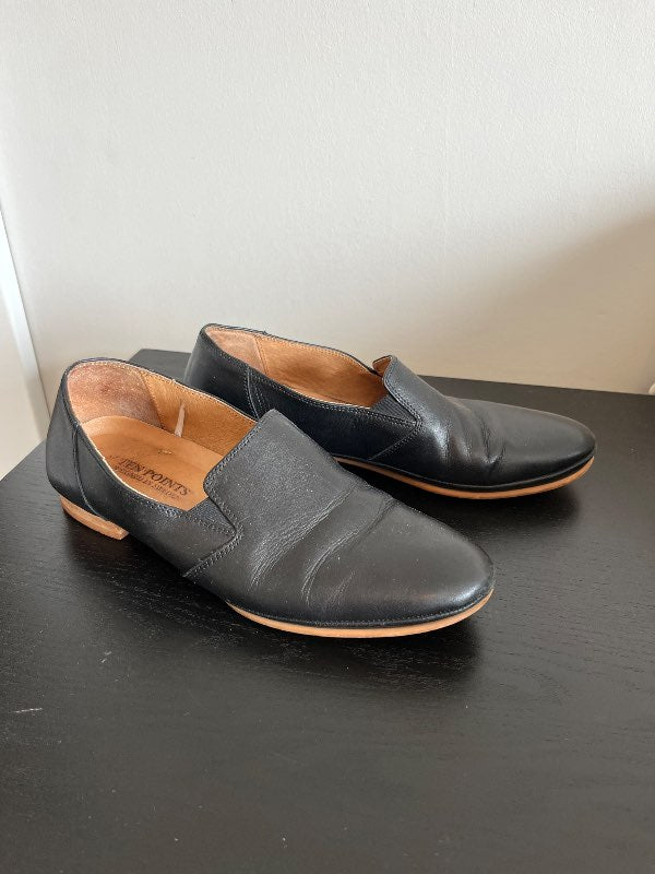 Ten point loafers