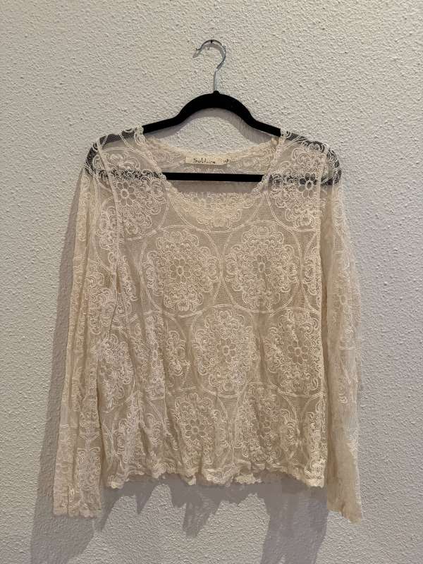 Solitaire blúndubolur beige