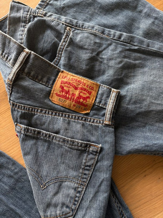 Levis 527