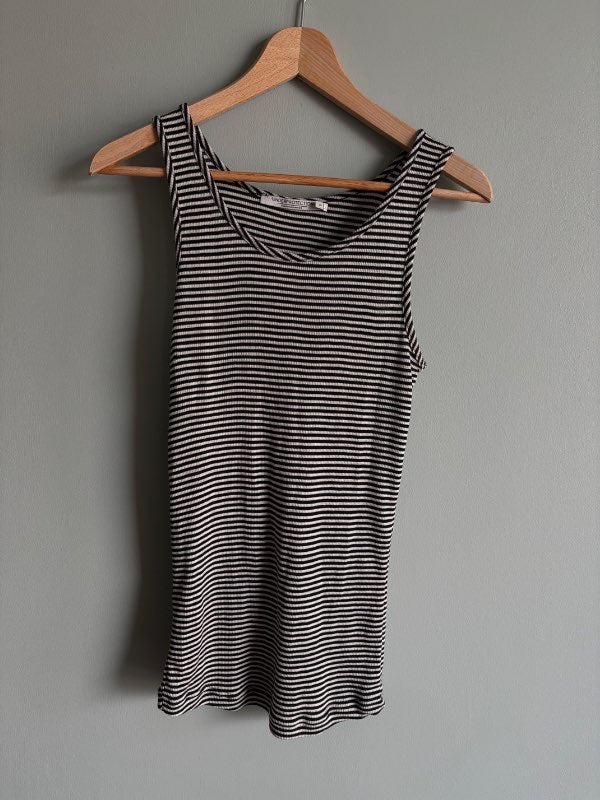 Striped toppur