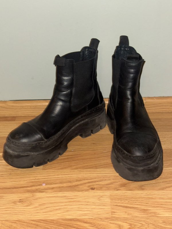Pavement boots
