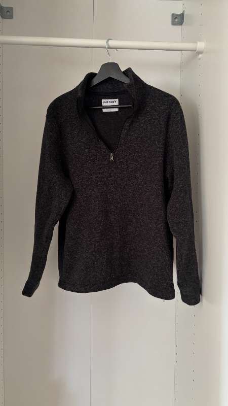 Old Navy hálfrennd peysa