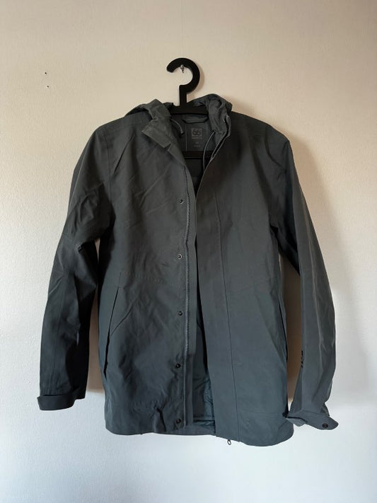 66 N grænn útivistarjakki