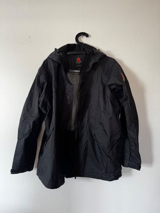 Cintamani svartur útivistarjakki