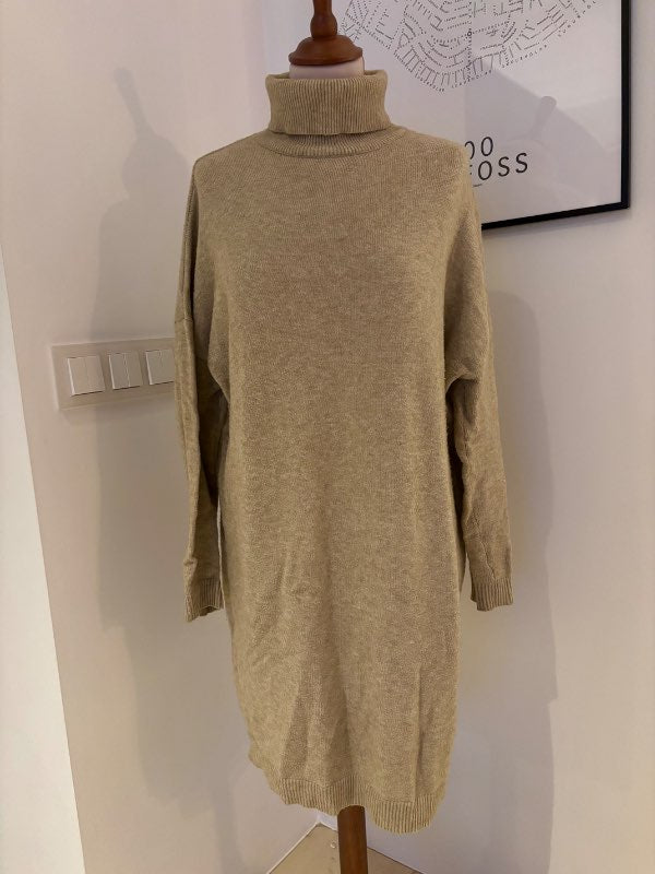 Peysa rúllukraga beige síð