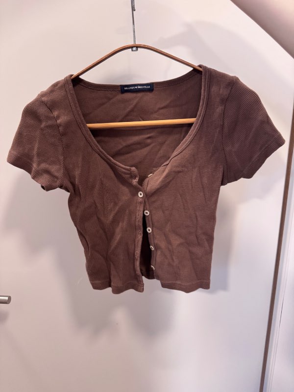 Brandy melville stuttermabolur
