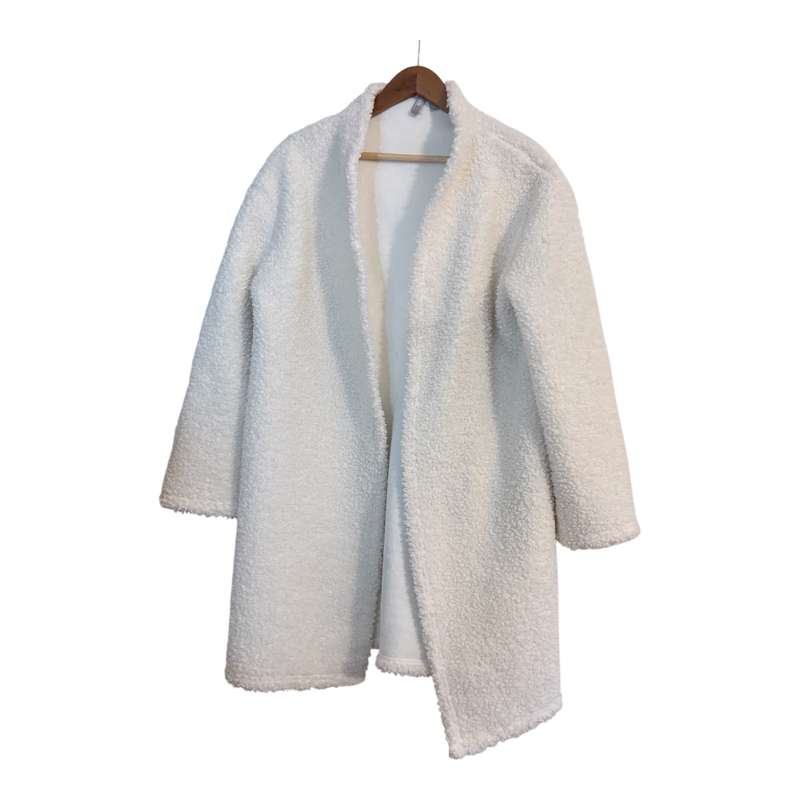 Hvít loðin kápa oversized (ASOS)