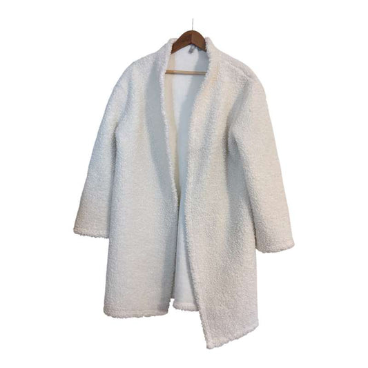 Hvít loðin kápa oversized (ASOS)