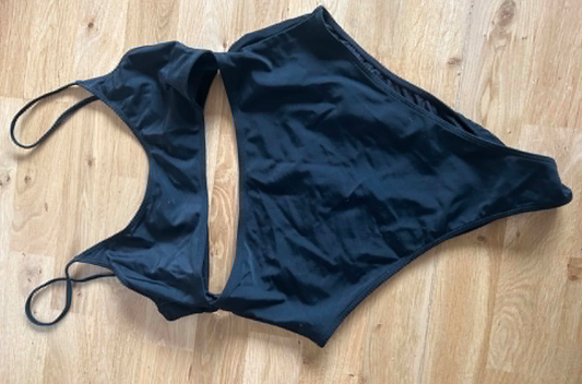 Bikini sundbolur