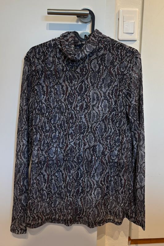 Snake skin turtle neck