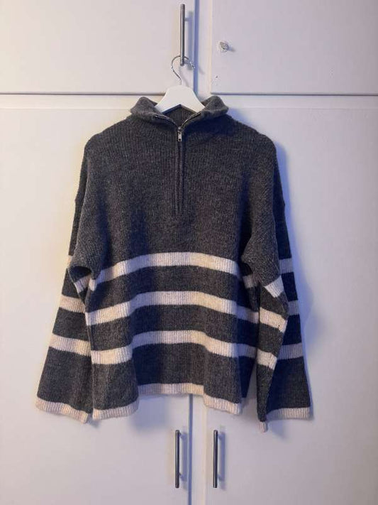 SELECTED grá og hvít merino peysa