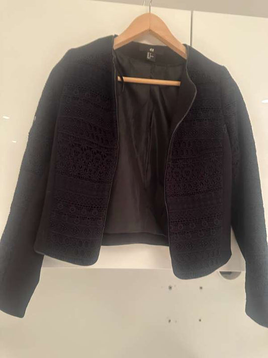 Svartur blúndujakki