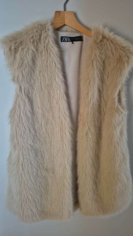 Zara loðvest