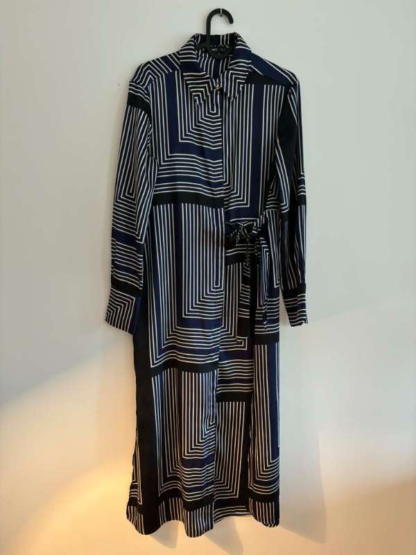 Kjóll MNG blár/hvítur