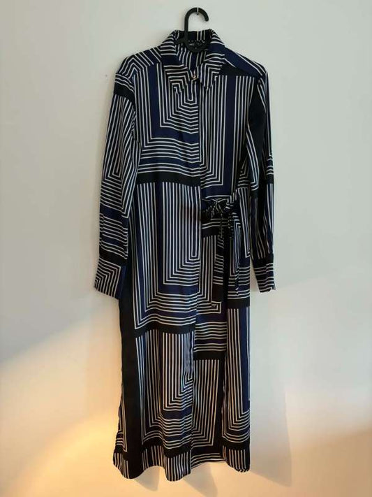 Kjóll MNG blár/hvítur