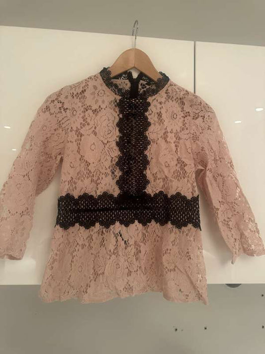 Bleikur blúndubolur