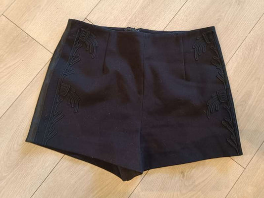 H&M stuttbuxur svartar