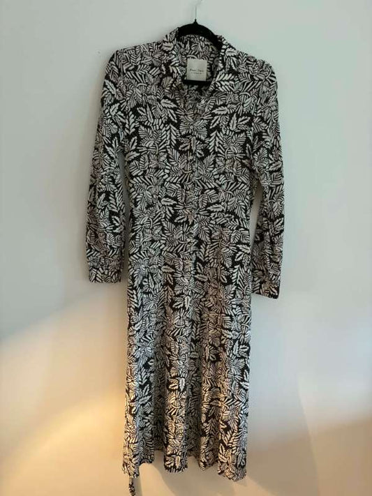 Kjóll hvítur brúnn Part Two